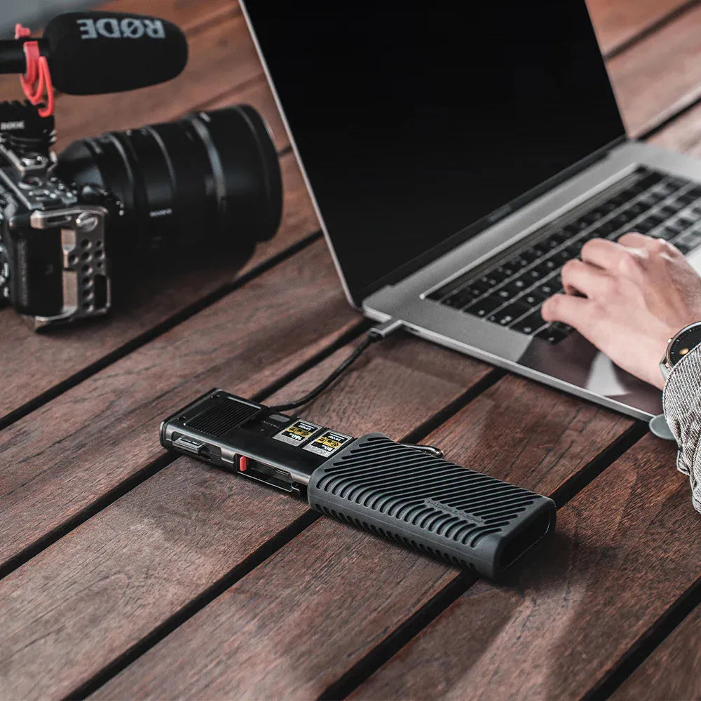 PGYTECH CFexpress CreateMate Card Reader Case Crezio India – IP54 Shockproof USB-C Reader, Holds 2 CFexpress + SD Cards--Crezio.in-PGYTECH