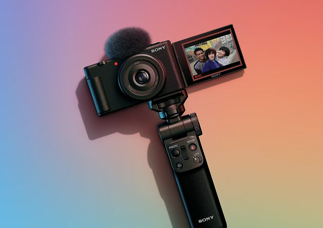 Sony ZV-1F Vlog Camera for Content Creators and Youtubers, Black