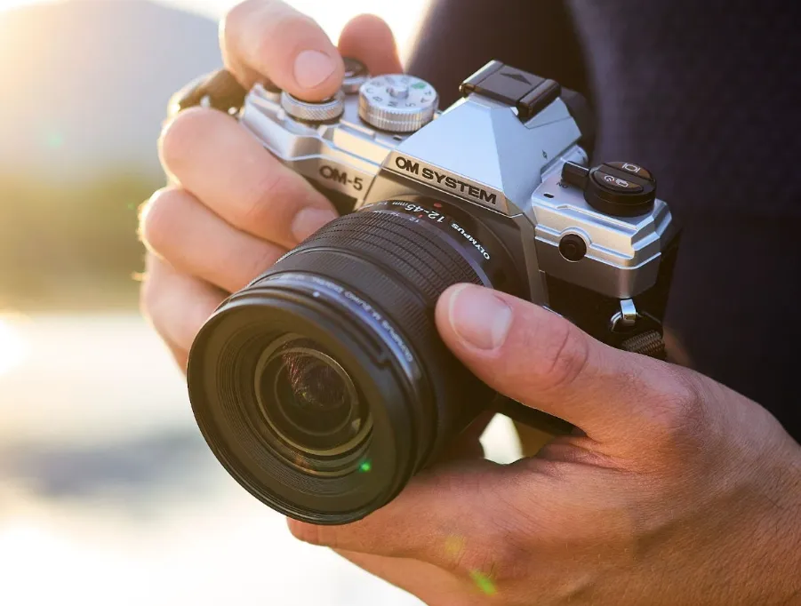 OM SYSTEM OM-5 Mirrorless Camera Kit with M.Zuiko Digital ED 14-150mm f/4-5.6 II Lens | 20MP Mirrorless Camera, 5-Axis IBIS, Weatherproof, 4K Video, Travel & Wildlife Photography--Crezio.in-OM SYSTEM